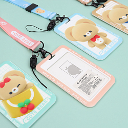 Бейдж на ленте вертикальный с принтом "CUTE BEAR"
