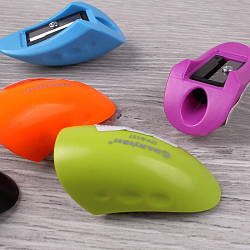 Точилка пласт. "Darvish" ассорти  в пластиковой банке